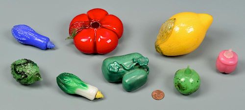 PEKING GLASS FRUIT SNUFF BOTTLES AND