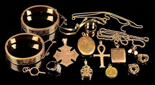 GROUP VINTAGE GOLD JEWELRY1st group  389882