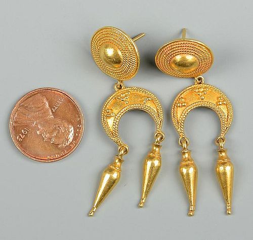 PAIR OF 22K BYZANTINE GOLD EARRINGSPair 38987a