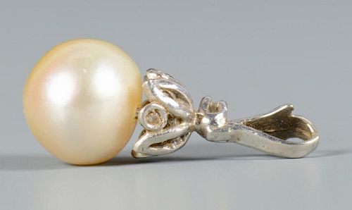 NATURAL PEARL W 14K GOLD CLASPNatural 389a2e