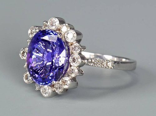 18K TANZANITE AND DIAMOND RING18k 389ae7