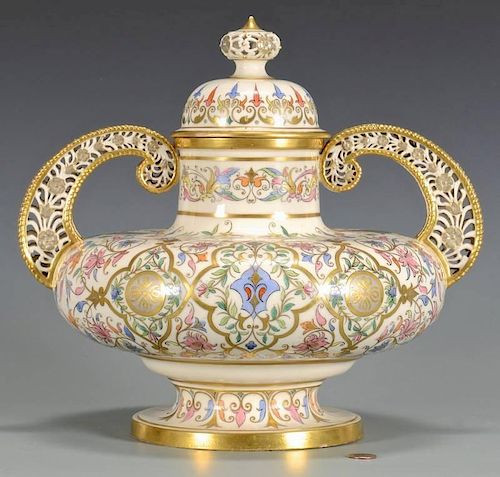 ROYAL CROWN DERBY COVERED URNRoyal 389b12