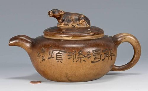 19TH C CHINESE YIXING TEAPOT19th 389bdb