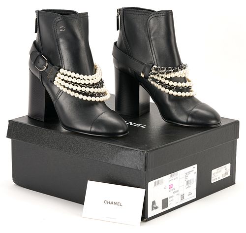 CHANEL CALFSKIN PEARL CAP TOE ANKLE 387620