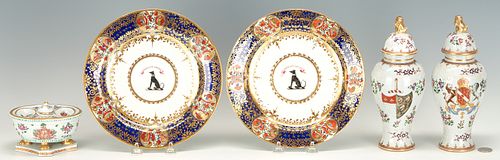 FIVE (5) ARMORIAL PORCELAIN, INCL. CHAMBERLAIN