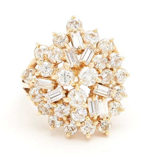 14K DIAMOND CLUSTER RINGLadies