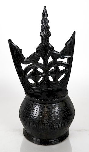 TRIBAL-STYLE WOODEN BOWL WITH FIGURAL