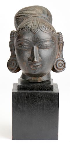 ANTIQUE BRONZE BUST OF A WOMAN,