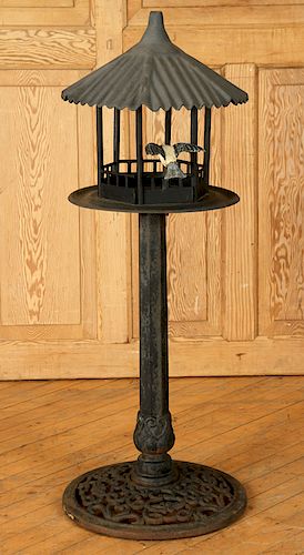 PAINTED CAST IRON PAGODA FORM BIRD 38aeff