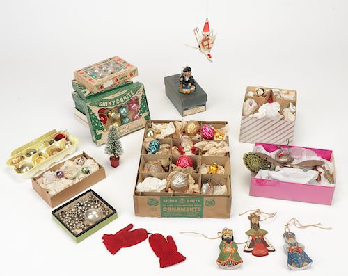 GROUP OF ANTIQUE AND VINTAGE CHRISTMAS