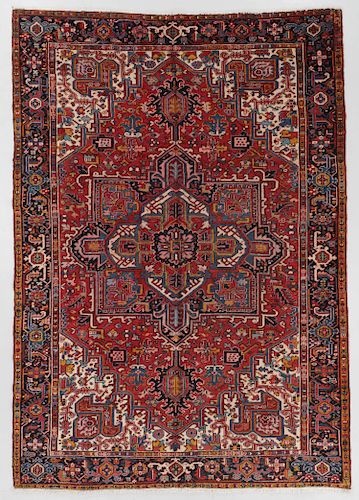 SEMI-ANTIQUE HERIZ RUG, PERSIA: 711