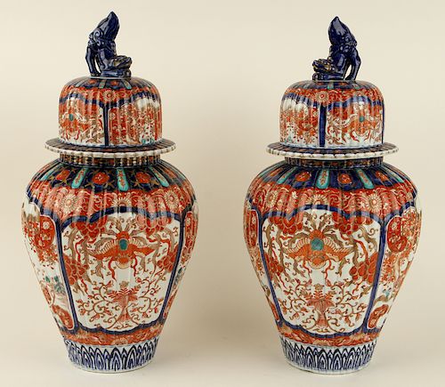 PAIR 19TH C JAPANESE IMARI PORCELAIN 38b325