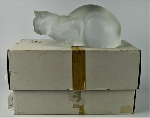 LARGE LALIQUE FROSTED CROUCHING