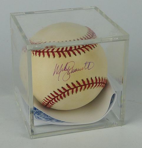 AUTOGRAPHED MIKE SCHMIDT BASEBALL 38b788