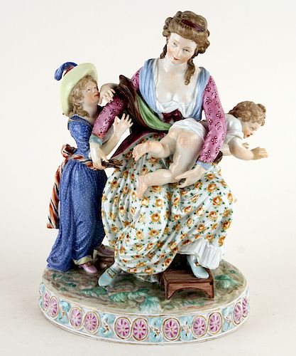 ANTIQUE MEISSEN PORCELAIN FIGURAL 38b79d