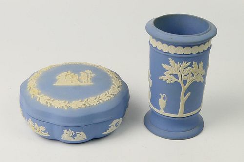 2 PIECES OF WEDGWOOD LIGHT BLUE 38b884