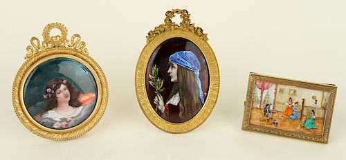 COLLECTION 3 ENAMELED PLAQUES WITH