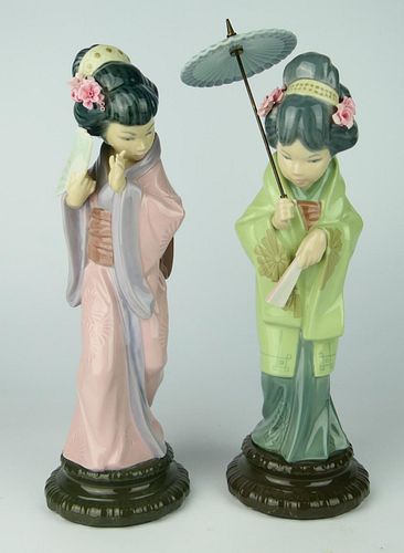 (2) LLADRO PORCELAIN 11 1/2" FIGURES(2)