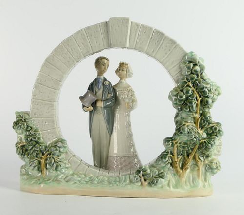 RARE LLADRO LOVE ARCH WEDDING 38b8c7