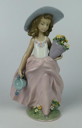 LLADRO PORCELAIN FIGURINE 9 1/2"GLOSSY

Condition:
