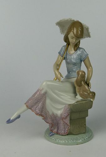 LLADRO PORCELAIN FIGURINE 8 1/2"Glossy

Condition: