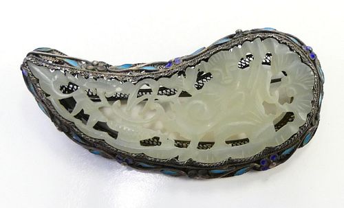 CHINESE WHITE JADEITE BROOCH IN