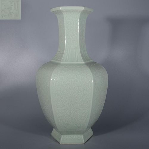 CHINESE PORCELAIN CELADON VASECHINESE 38bb70