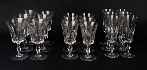 BACCARAT (18) GLASSES 6 RED 6 WHITE