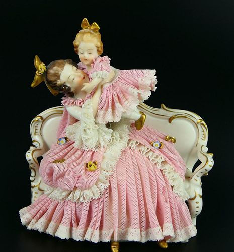 DRESDEN LACE FIGURINE OF LADY AND 38bbed