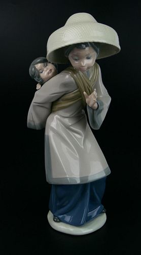 LLADRO 10 1/2 ASIAN FIGURINELLADRO