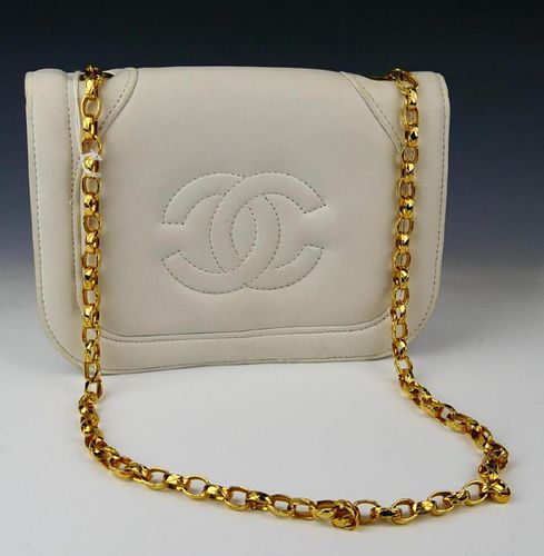 CHANEL WHITE LEATHER SHOULDER BAG 38bc37