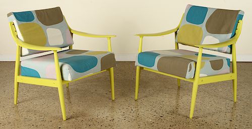 PAIR MODERN PAINTED OPEN ARM CHAIRS 38beff