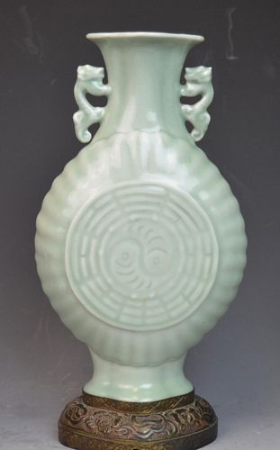 CHINESE CELADON GLAZE PORCELAIN 38bf62