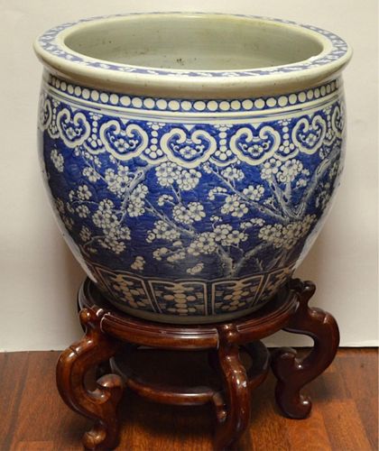 CHINESE BLUE AND WHITE PORCELAIN