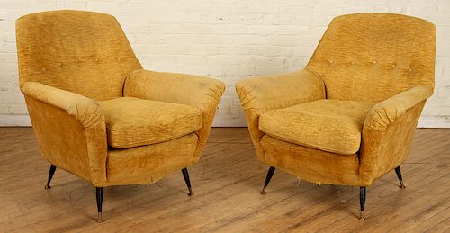 PAIR OF ITALIAN UPHOLSTERED ARM 38c03a