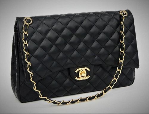 CHANEL CAVIAR BLACK LADIES HAND 38c14b