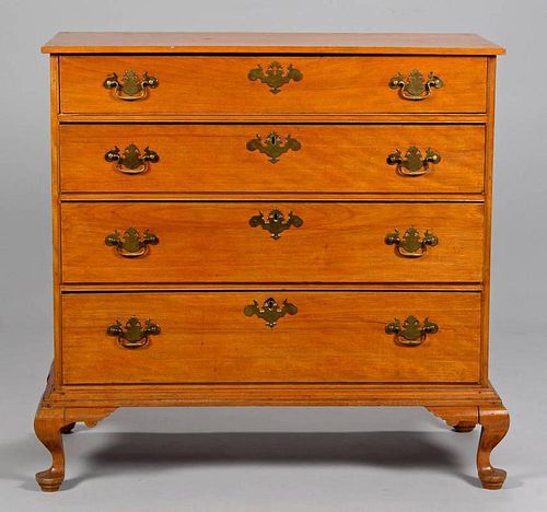 NEW ENGLAND QUEEN ANNE CHEST OF 389cd6