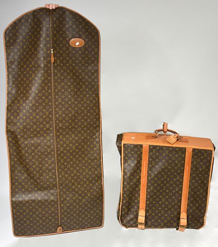 TWO LOUIS VUITTON SOFT SIDED GARMENT 389e73