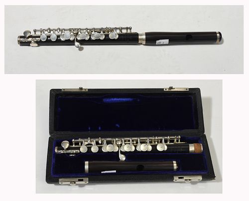 SMALL FLUTE PICCOLO BY VERNE Q 389ec8