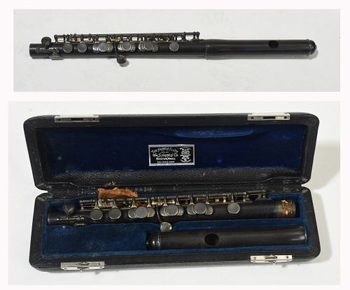 SMALL FLUTE/PICCOLO WITH CASE THE HAYNES