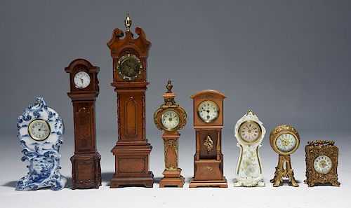 COLLECTION OF MINIATURE CLOCKSCollection 38a236