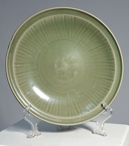 CHINESE 18TH C CELADON LOW BOWLChinese 38a294