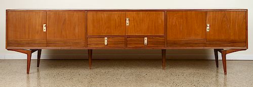 LARGE MID CENTURY MODERN CREDENZA 38a29e