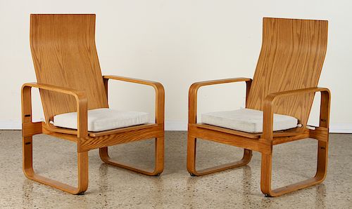 PAIR THONET BENTWOOD ARM CHAIRS 38a29f