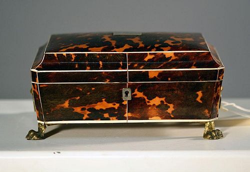 EARLY TORTOISE SHELL DRESSER BOXEarly