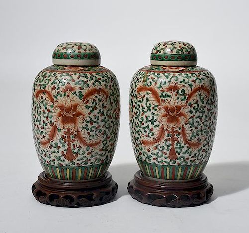 PAIR OF CHINESE FAMILLE VERTE COVERED 38a3d3