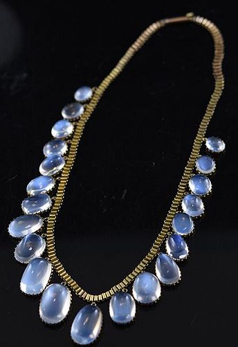 GOLD MOONSTONE NECKLACEYellow gold