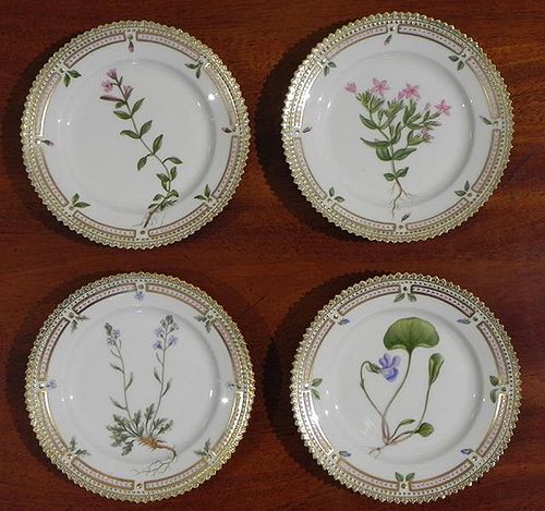 SET OF FOUR FLORA DANICA BREAD PLATESSet