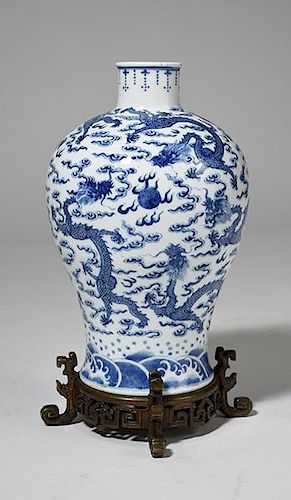 CHINESE BLUE AND WHITE PORCELAIN 38a4ea