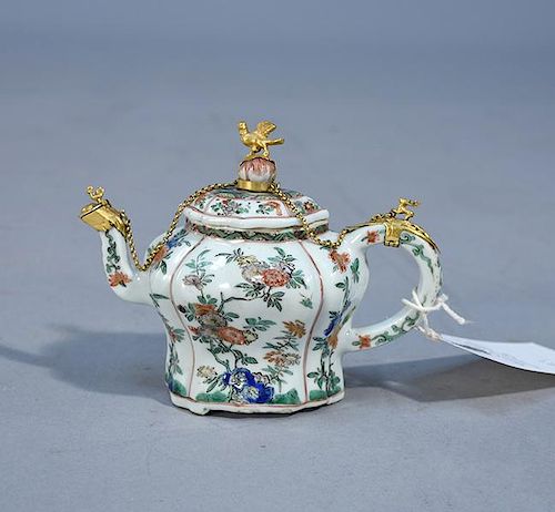 CHINESE EXPORT TEAPOT18th/19th